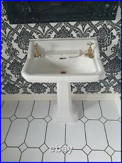 1920s Cast Iron Roll Top Bathrom Suite