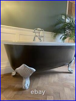 Traditional Free standing roll top bath with claw feet